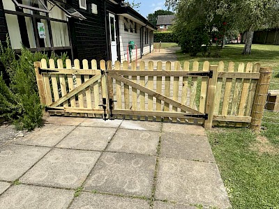 fencing beccles